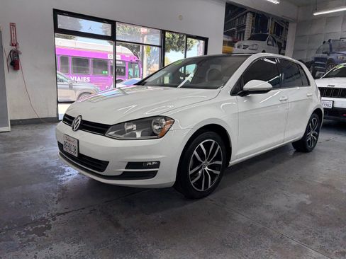 Used 2016 Volkswagen Golf 4-Door FWD image 19