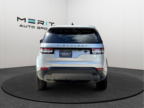 Used 2018 Land Rover Discovery SE image 8