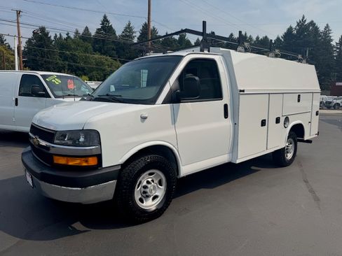 Used 2020 Chevrolet Express 3500 image 6