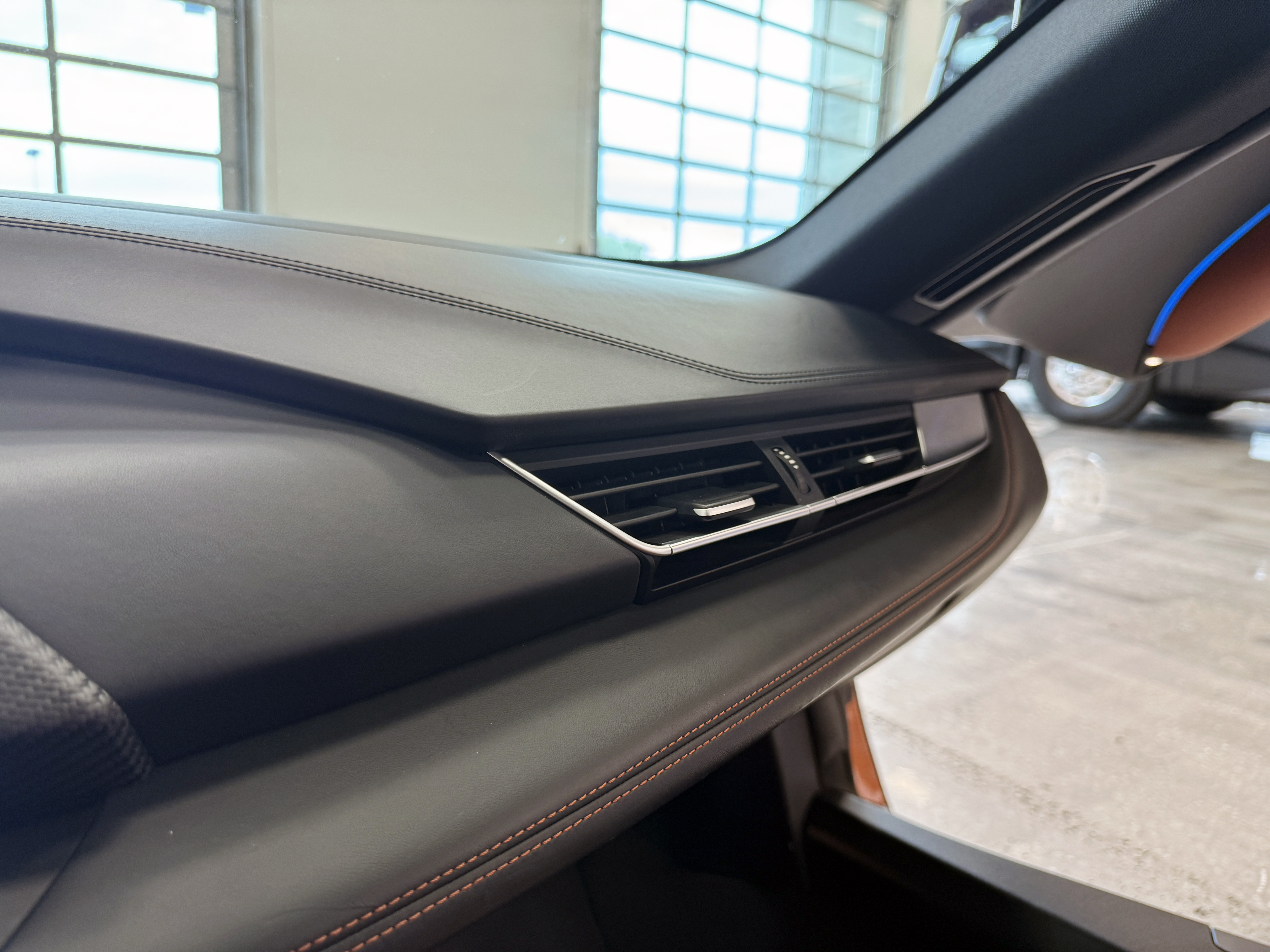 Used 2019 BMW i8 Coupe AWD/4WD image 35