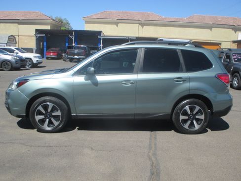 Used 2018 Subaru Forester 2.5i Premium AWD/4WD image 2