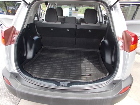 Used 2013 Toyota RAV4 AWD LE image 20