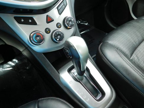 Used 2020 Chevrolet Sonic Premier image 18