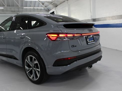 Used 2024 Audi Q4 e-tron Premium Plus image 11