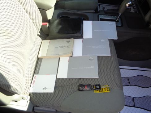 Used 2008 Nissan Frontier SE image 64