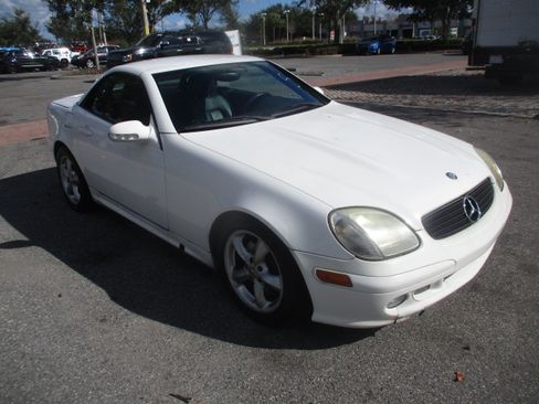 Used 2002 Mercedes-Benz SLK 320 image 4