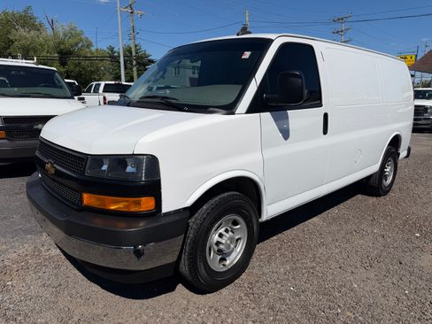 Used 2022 Chevrolet Express 3500 UNAVAIL RWD image 1