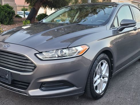 Used 2013 Ford Fusion SE FWD image 1