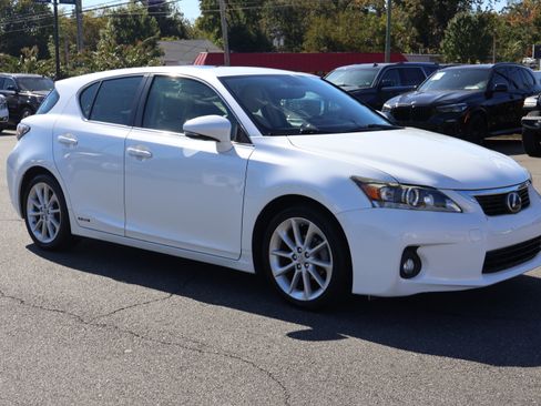 Used 2013 Lexus CT 200h image 10