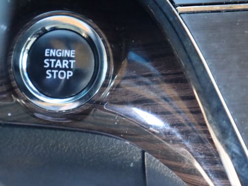 Used 2015 Toyota Avalon Limited image 26