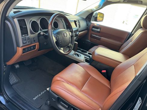 Used 2012 Toyota Sequoia Platinum image 2