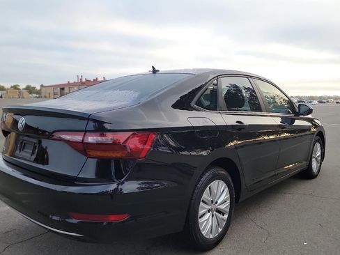 Used 2019 Volkswagen Jetta S image 3