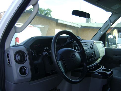 Used 2014 Ford E-250 and Econoline 250 image 8