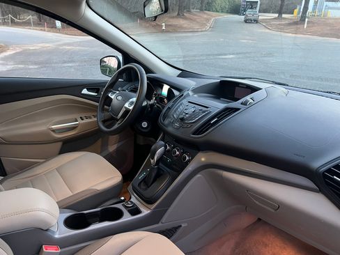 Used 2016 Ford Escape SE image 15