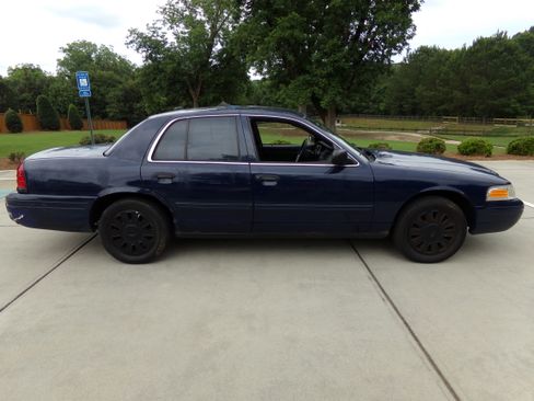 Used 2011 Ford Crown Victoria Police Interceptor RWD image 6