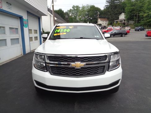 Used 2018 Chevrolet Suburban 4WD LT image 7