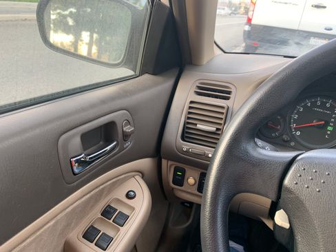 Used 2005 Honda Civic GX image 2