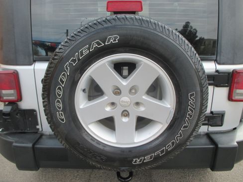 Used 2008 Jeep Wrangler X image 12