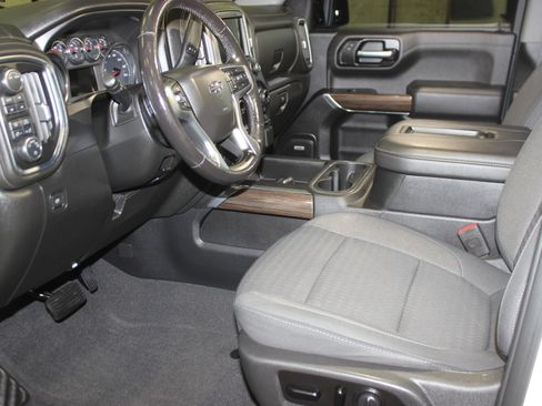 Used 2020 Chevrolet Silverado 1500 LT Trail Boss image 23