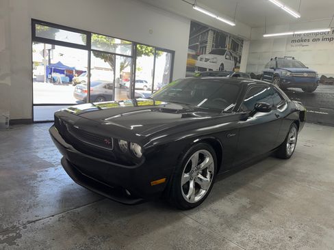 Used 2012 Dodge Challenger R/T image 3