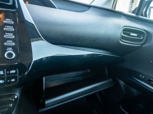 Used 2020 Toyota Prius image 40