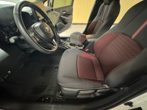 Used 2025 Toyota Corolla SE image 14