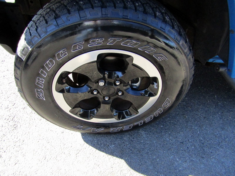 Used 2014 Jeep Wrangler 4WD Unlimited Polar Edition image 11