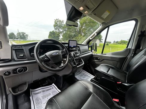 Used 2021 Ford Transit 350 DRW RWD image 15