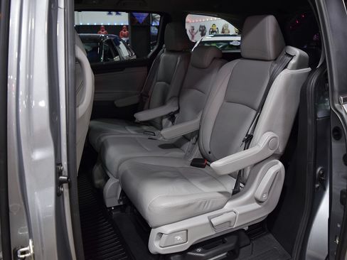 Used 2018 Honda Odyssey EX-L image 19