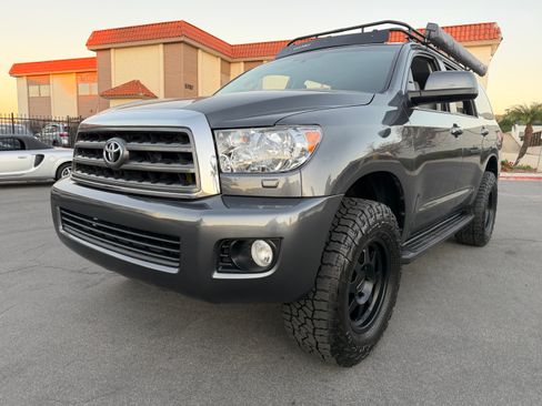 Used 2017 Toyota Sequoia SR5 image 11
