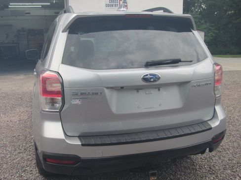 Used 2018 Subaru Forester 2.5i Premium image 11