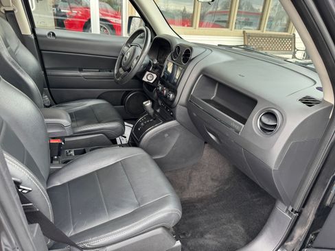 Used 2015 Jeep Patriot High Altitude image 12