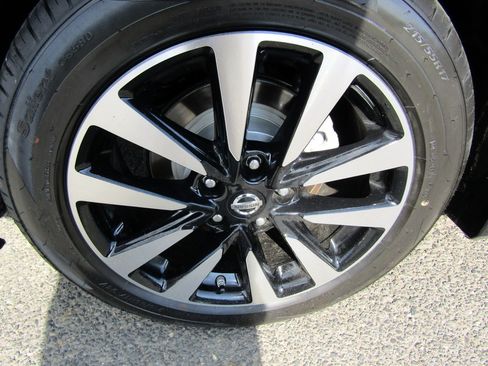 Used 2018 Nissan Altima SL FWD image 9