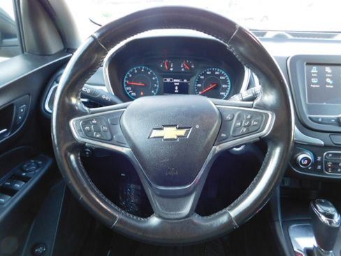 Used 2018 Chevrolet Equinox LT image 16