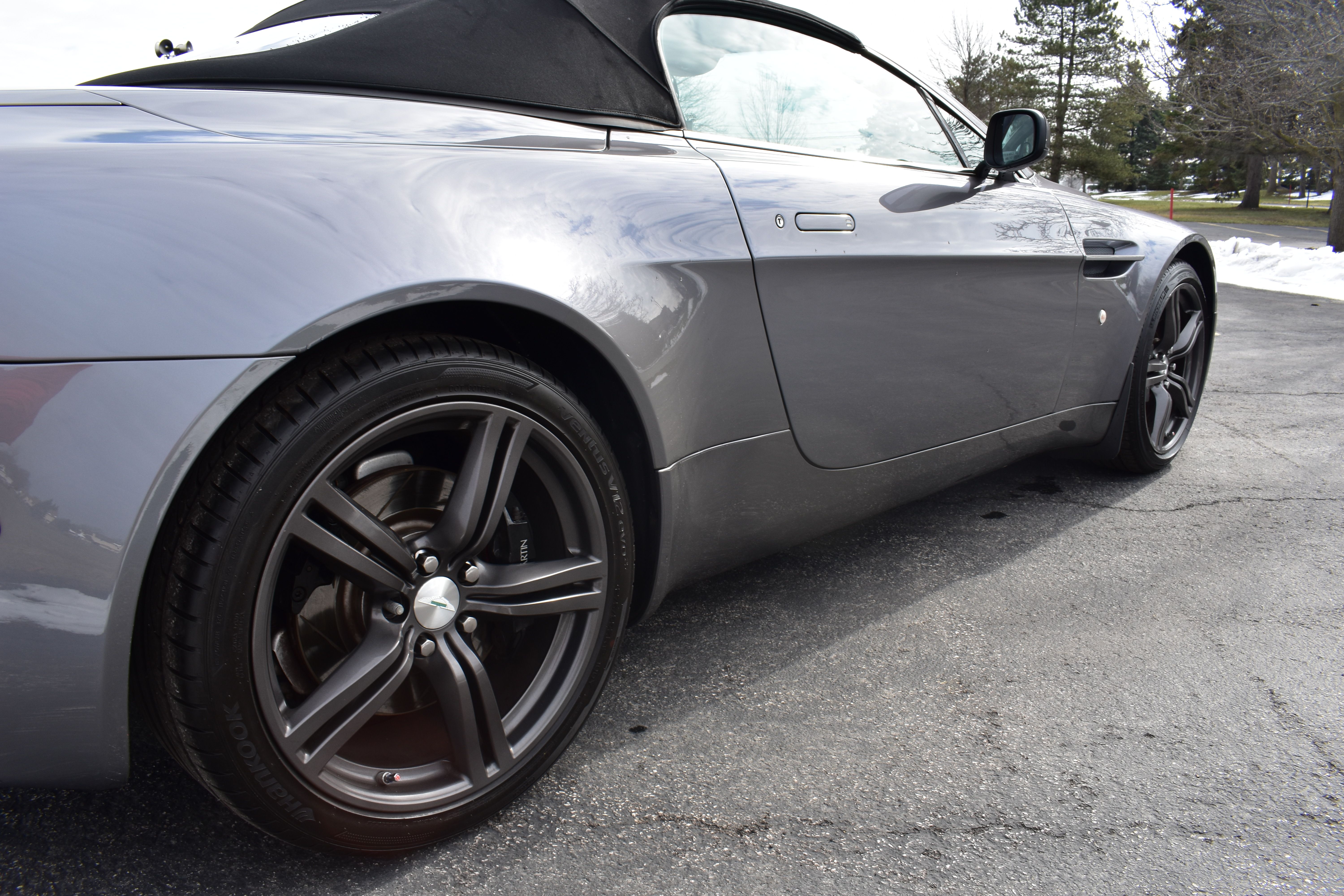 Used 2009 Aston Martin V8 Vantage Roadster RWD image 34