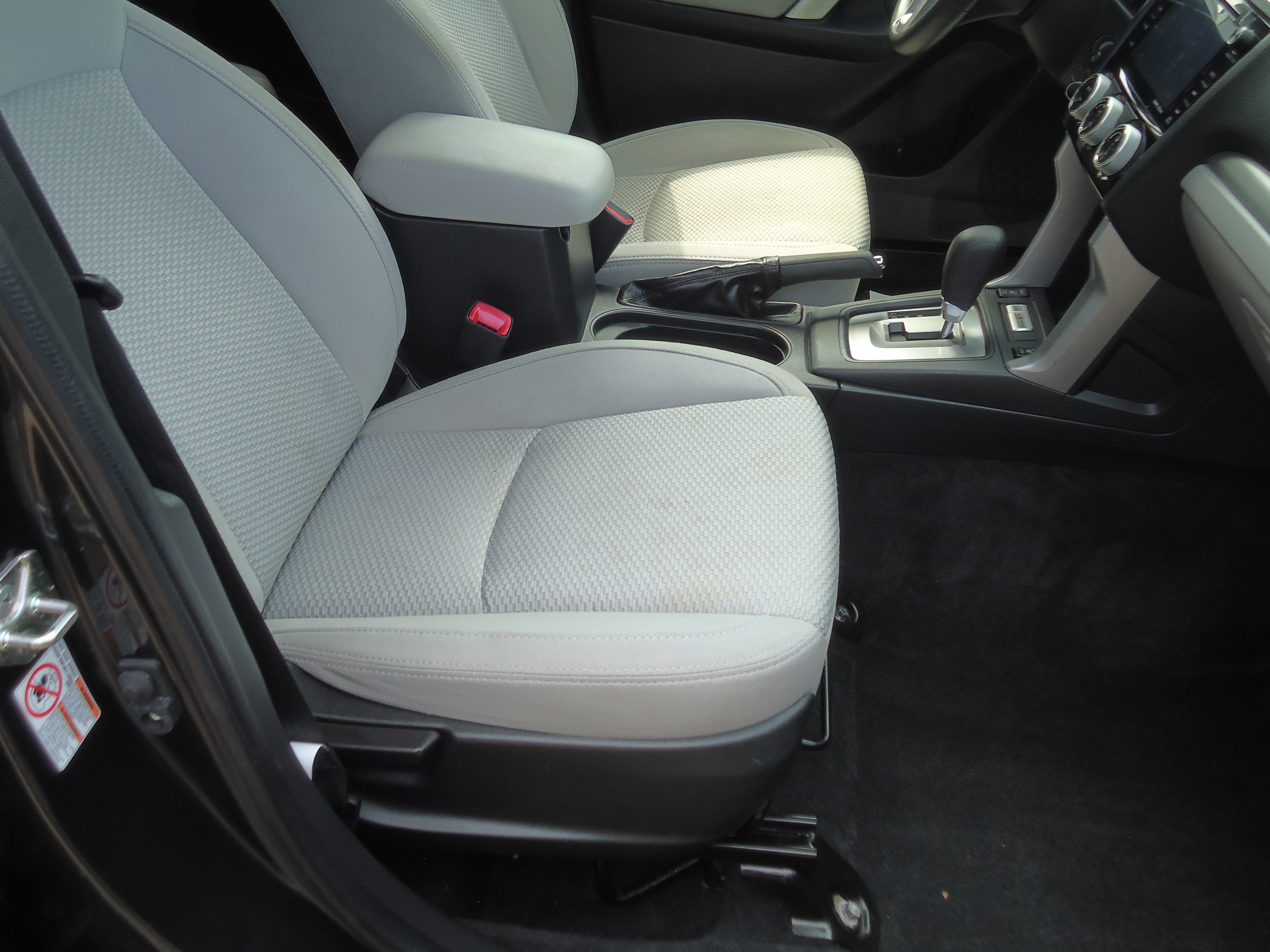 Used 2017 Subaru Forester 2.5i Premium AWD/4WD image 9