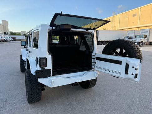 Used 2015 Jeep Wrangler 4WD Unlimited Sahara image 43