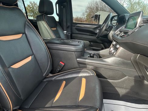 Used 2022 GMC Yukon XL AT4 image 17