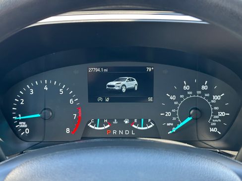 Used 2022 Ford Escape SE image 11