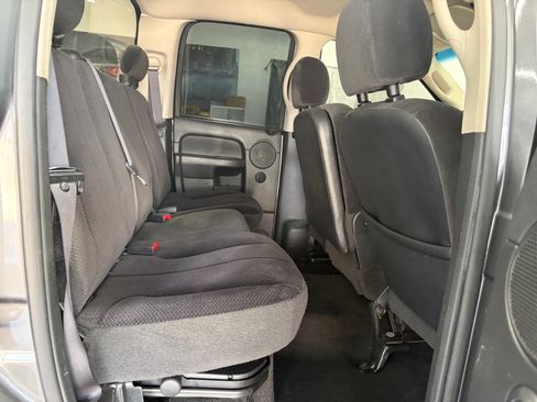 Used 2004 Dodge Ram 1500 Truck 2WD Quad Cab image 12