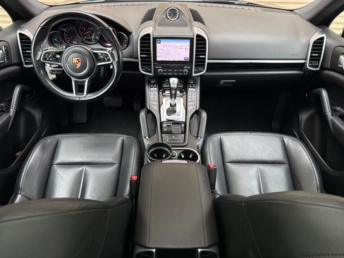 Used 2017 Porsche Cayenne image 15