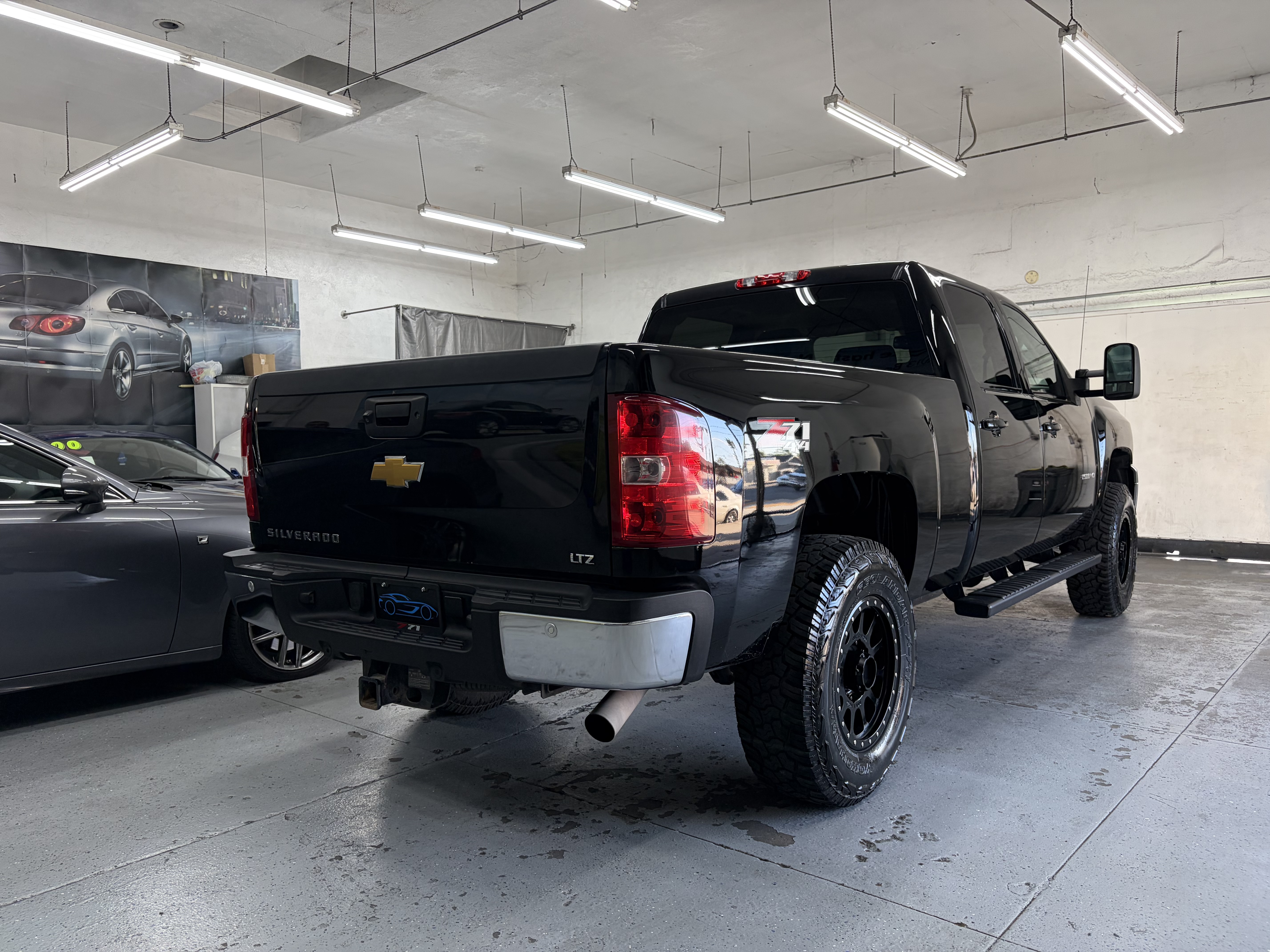 Used 2014 Chevrolet Silverado 2500 4x4 Crew Cab LTZ w/ Z71 image 4