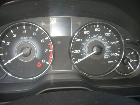 Used 2010 Subaru Outback 2.5i Limited AWD/4WD image 10