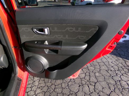 Used 2013 Kia Soul + image 14