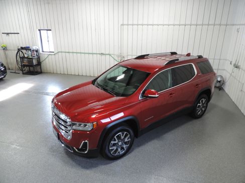 Used 2023 GMC Acadia SLE image 12