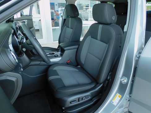 Used 2025 Chevrolet Blazer FWD LT w/ 2LT image 13