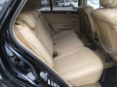 Used 2011 Mercedes-Benz ML 350 image 9