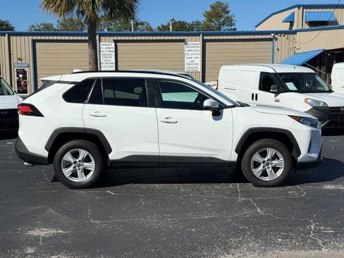 Used 2021 Toyota RAV4 XLE image 7