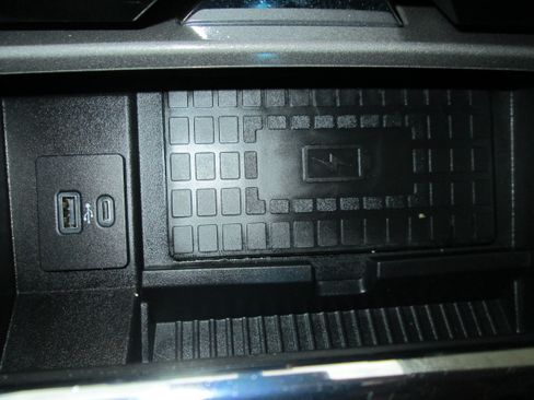 Used 2021 Ford Expedition 2WD XLT image 20