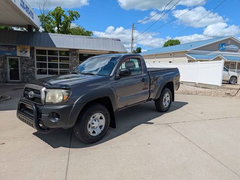 Used 2011 Toyota Tacoma AWD/4WD image 1